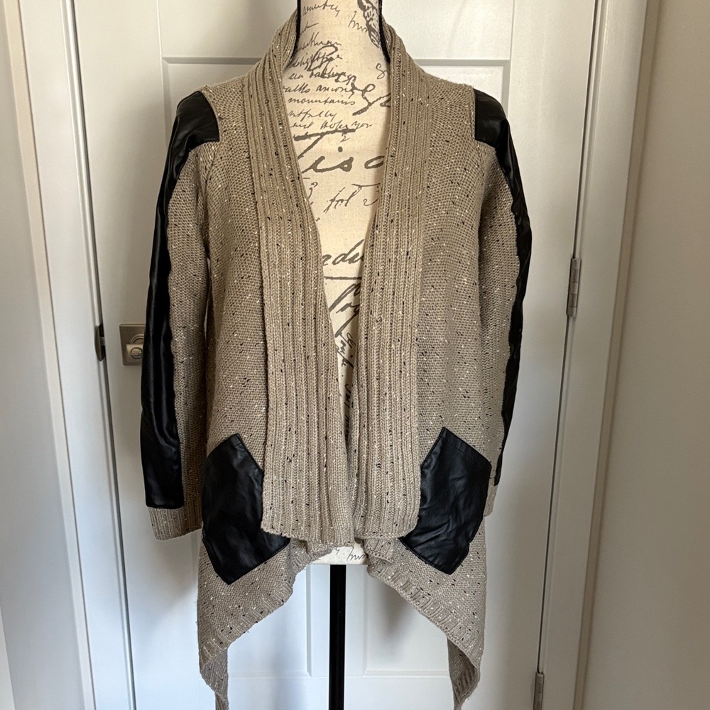 Women's Beige and Black Open Cardigan Sweater